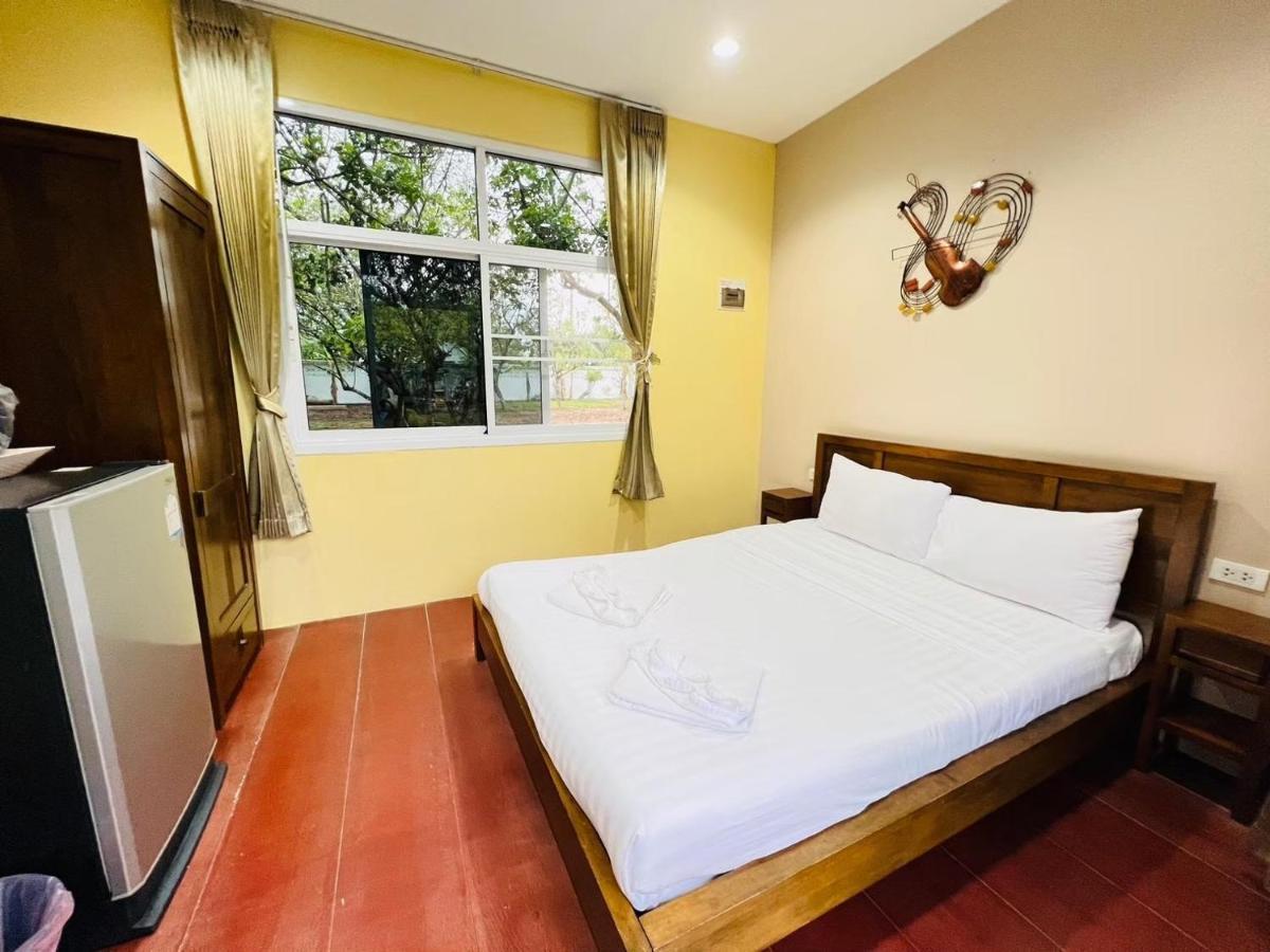 Baan Suan Khun Yaiy Hotel Ban Wang Takhrai Exterior photo